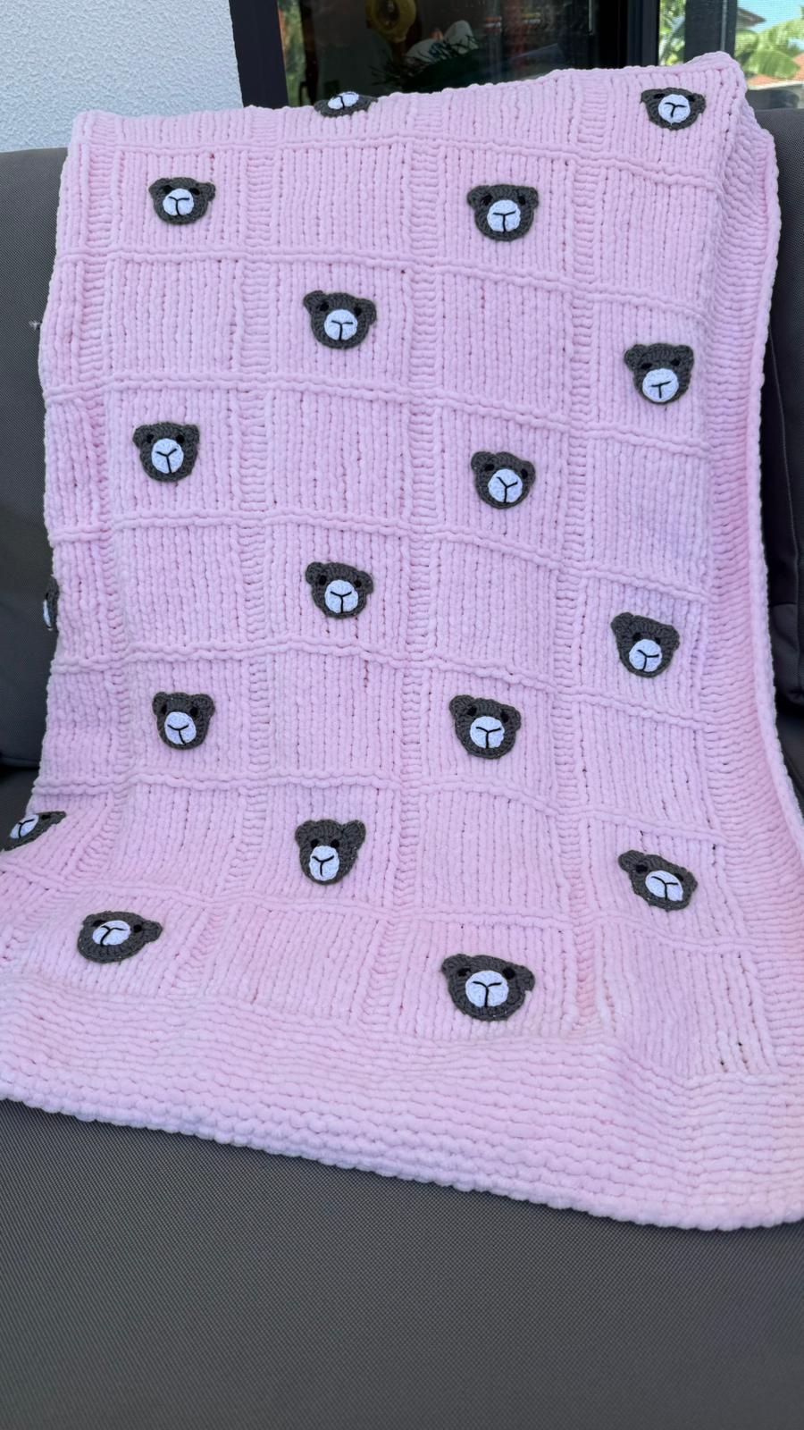 AYILI PEMBE BATTANİYE