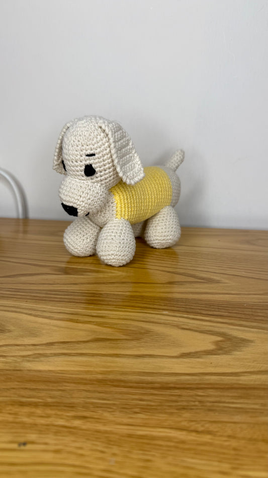 SARI KIYAFETLİ SOSİS KÖPEK